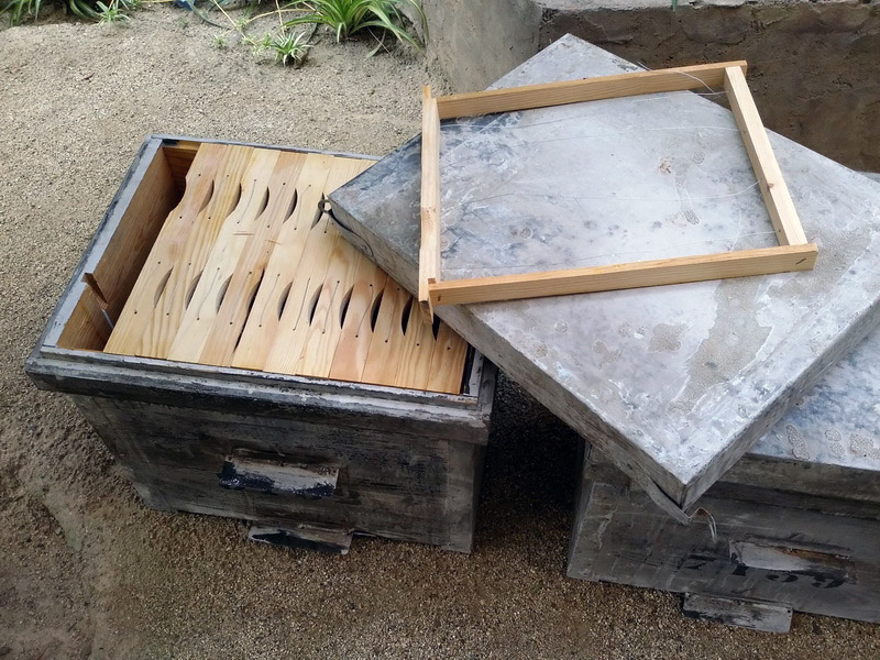 cajon panal abejas madera 2u 12panl. 51x56x42 (34eu.) 4u